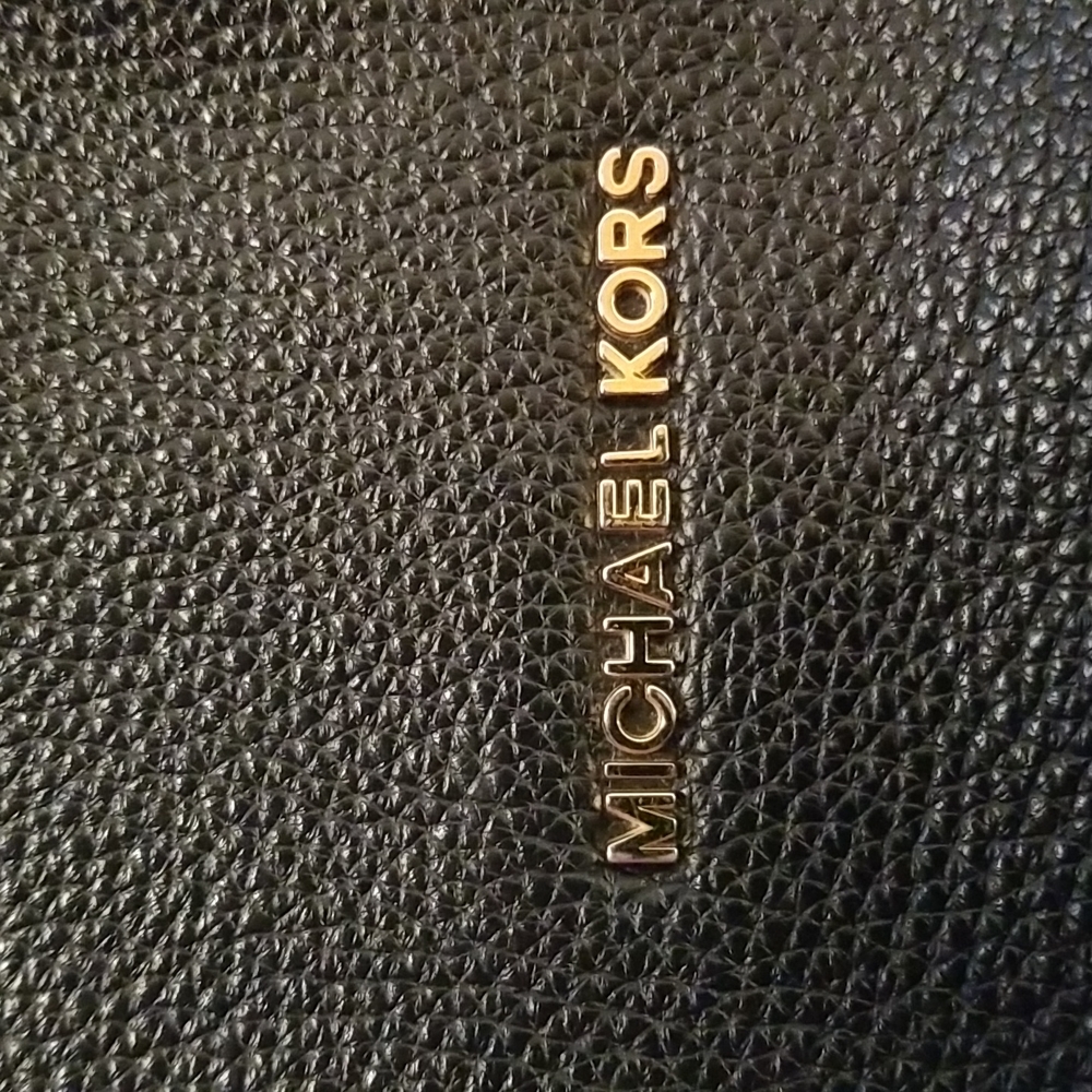 Pebble leather shoulder bag